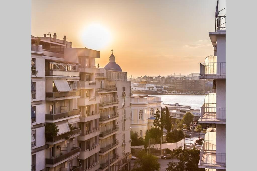 Neoclassical Apartment With 2 Bedrooms In Pireus Zewnętrze zdjęcie