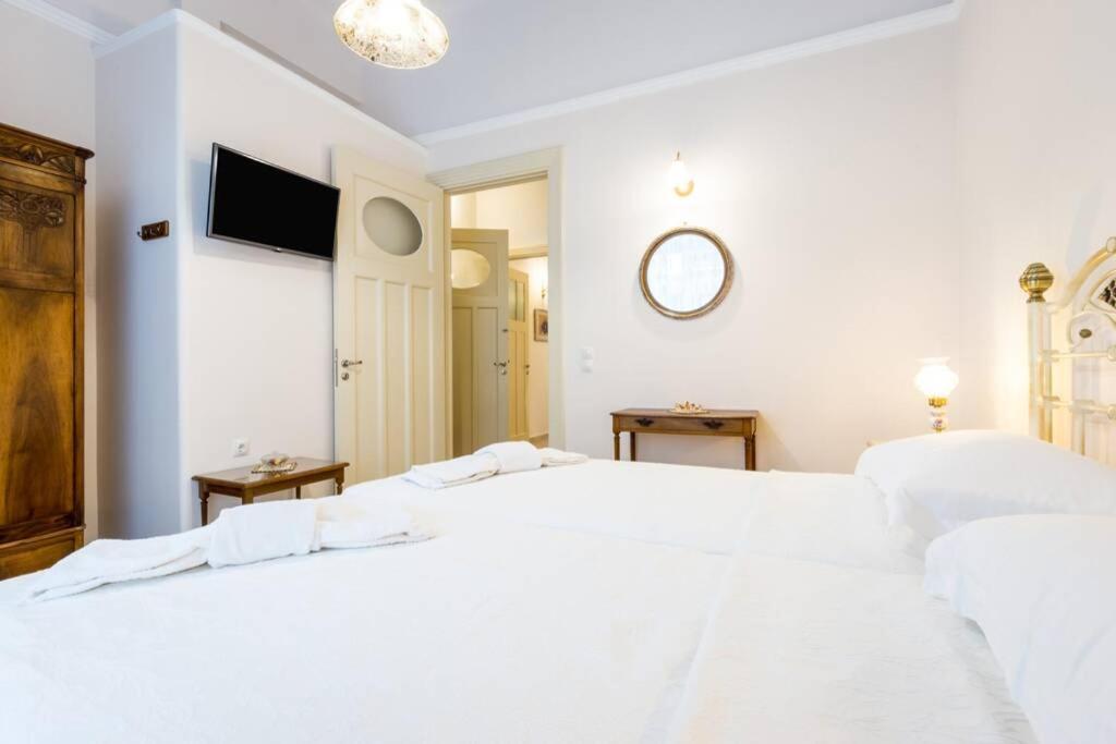 Neoclassical Apartment With 2 Bedrooms In Pireus Zewnętrze zdjęcie