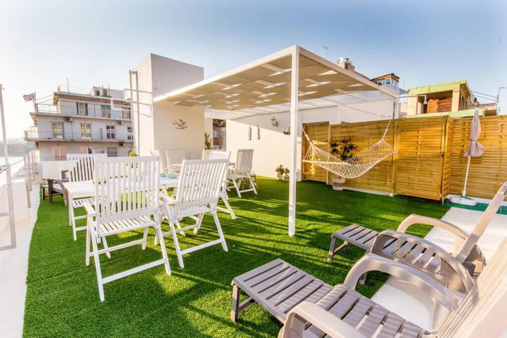 Neoclassical Apartment With 2 Bedrooms In Pireus Zewnętrze zdjęcie